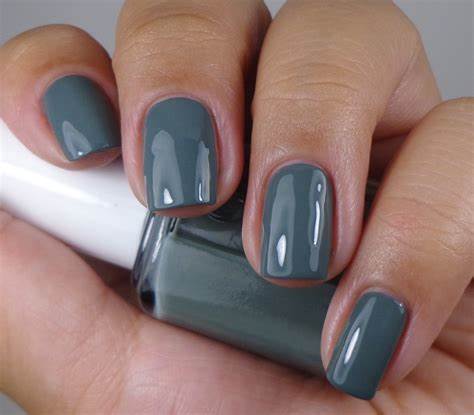 Essie Nail Polish Fall in Line 881